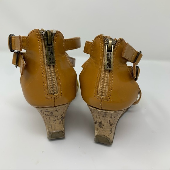 KENNETH COLE Reaction Yellow Wedges - Picture 9 of 13